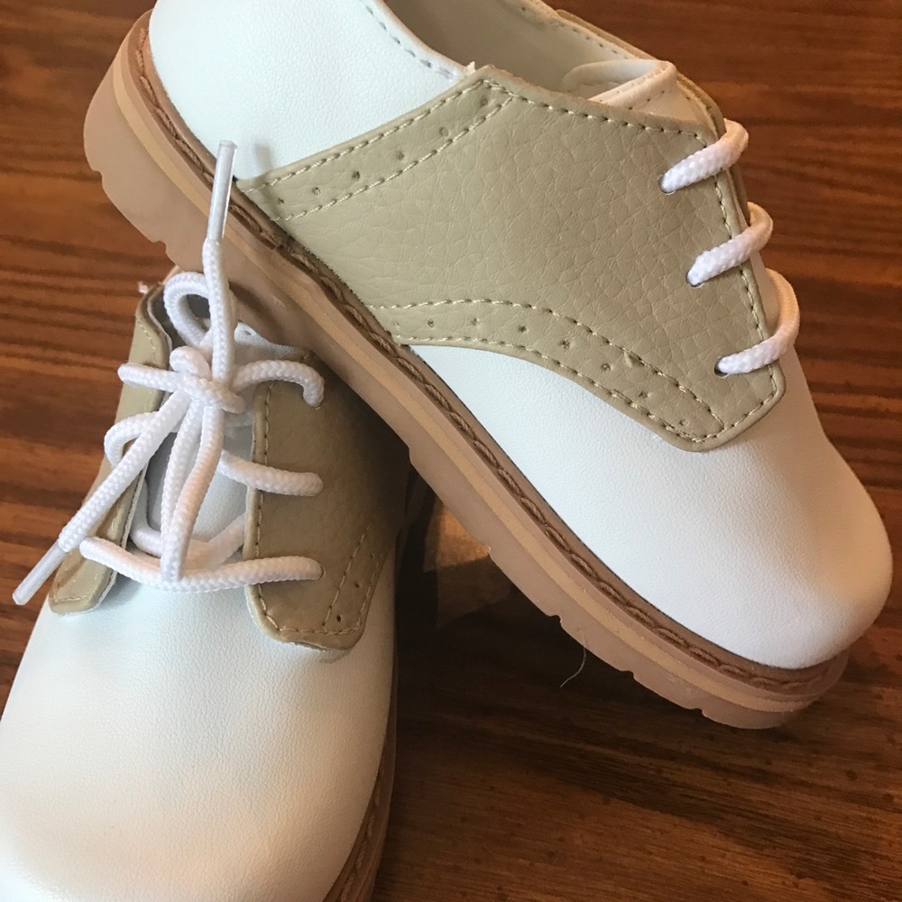Boys shoes